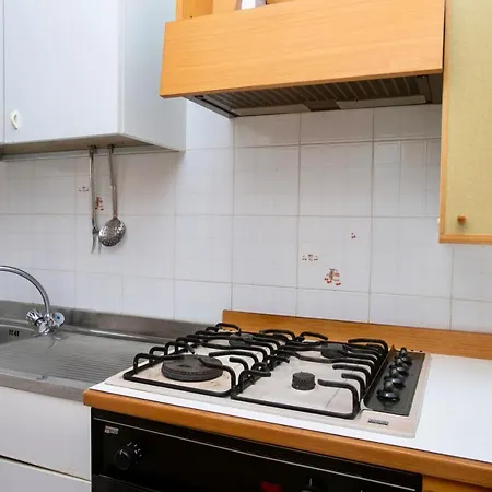 S75 - Sirolo, Bilocale Con Giardino In Centro