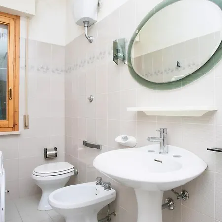 S75 - Sirolo, Bilocale Con Giardino In Centro Apartman *