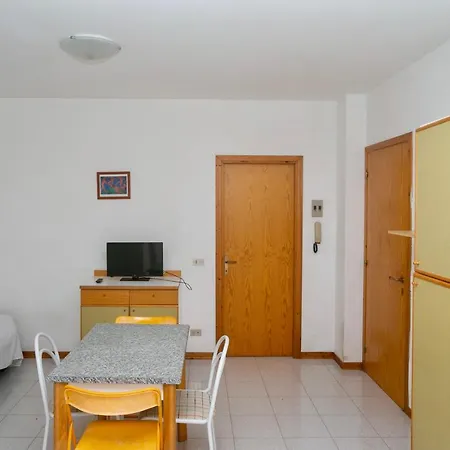 S75 - Sirolo, Bilocale Con Giardino In Centro *