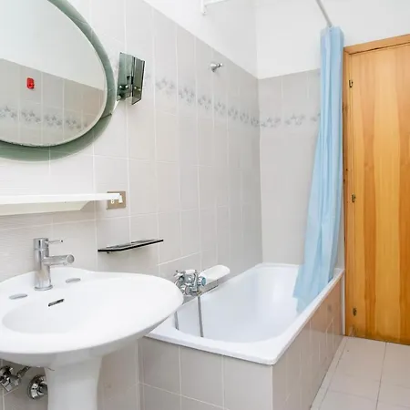 S75 - Sirolo, Bilocale Con Giardino In Centro Sirolo